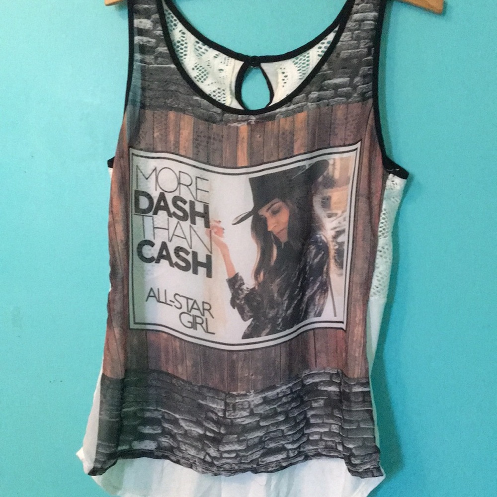 STYLISH sleeveless top uncommon